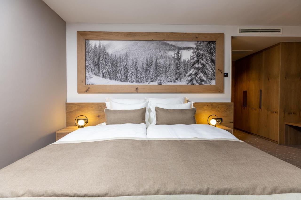 Hotel Monti Spa & Wellness Hadzici Bagian luar foto