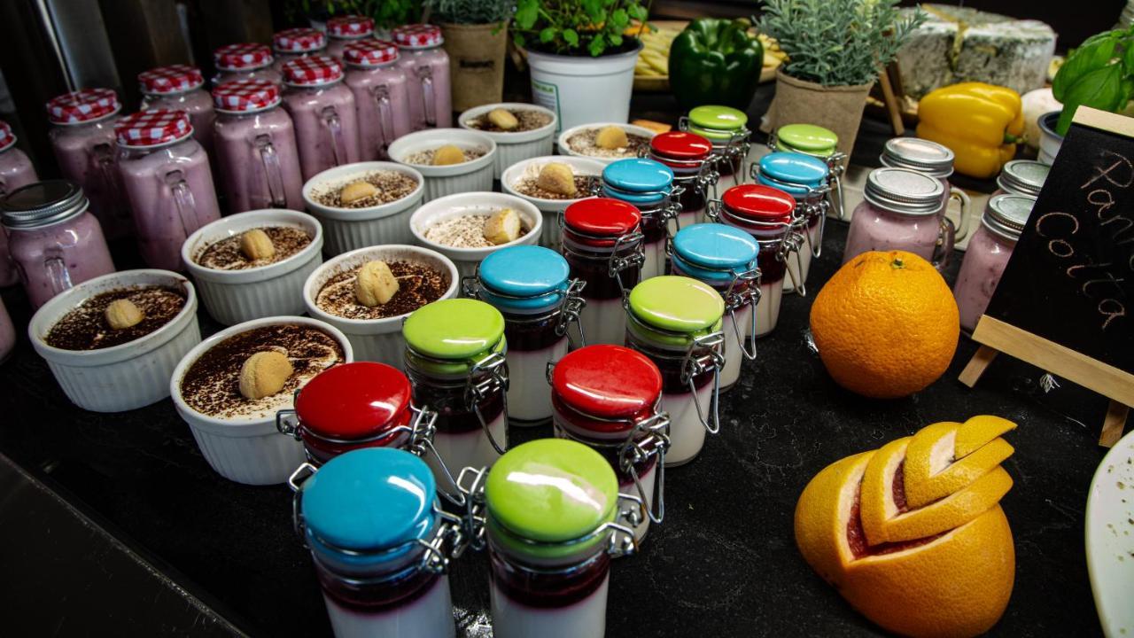 Hotel Monti Spa & Wellness Hadzici Bagian luar foto